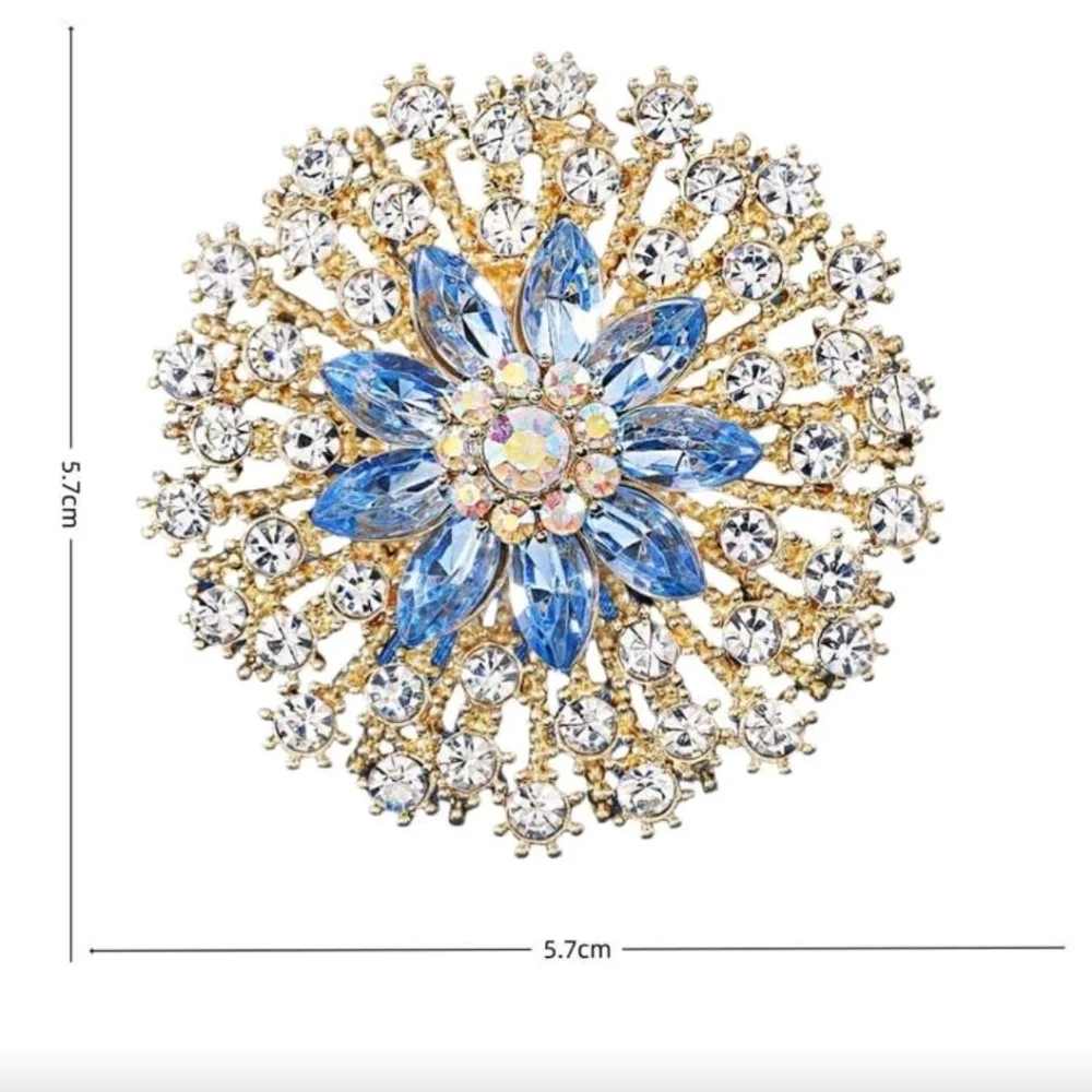 Rhinestone Crystal Gold Tone Large Shiny Sparkly Starburst Brooch Pin - Picture 4 of 6